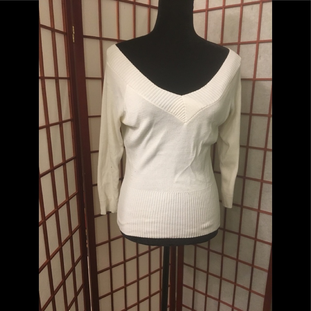 Off White Deep V Neck Sweater Size Medium